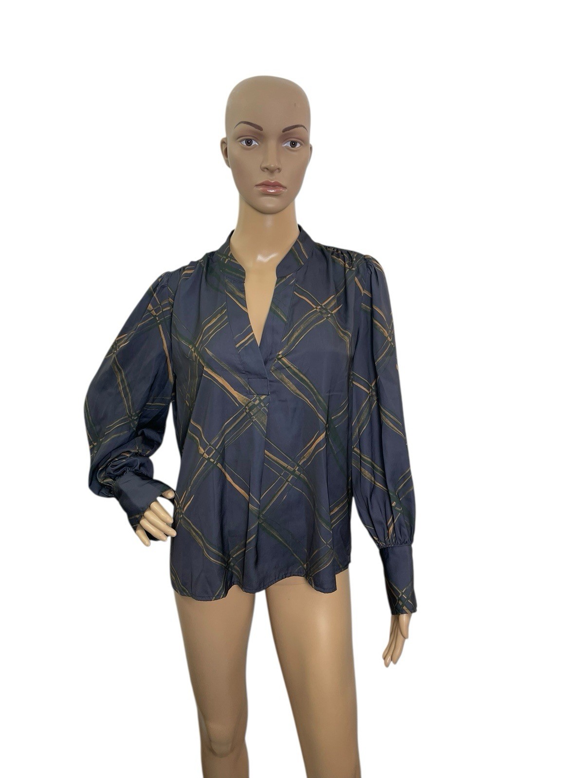 Banana Republic Women’s Size MP Long Volume Sleeve V Neck Career Blouse