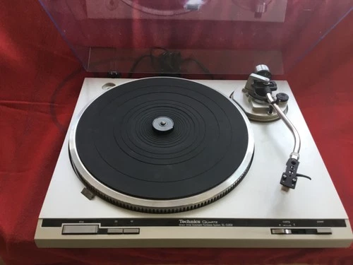 Technics SL-D202 Direct Drive Automatic Turntable.