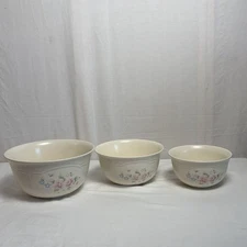 Pfaltzgraff Pink tea rose Set Of 3 Nested Mixing ,Serving Bowls!