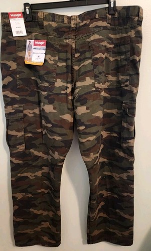 Wrangler Men's 42x30 Relaxed Fit Cargo Pants GREEN CAMO Fleece Lined #53525 - Picture 2 of 12