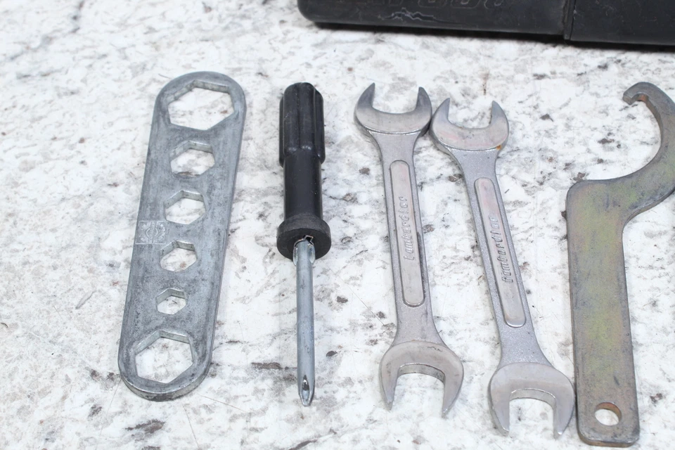 Kit de herramientas Ski-Doo Summit X 670 1998 caja 529027900 Foto 2 de 4