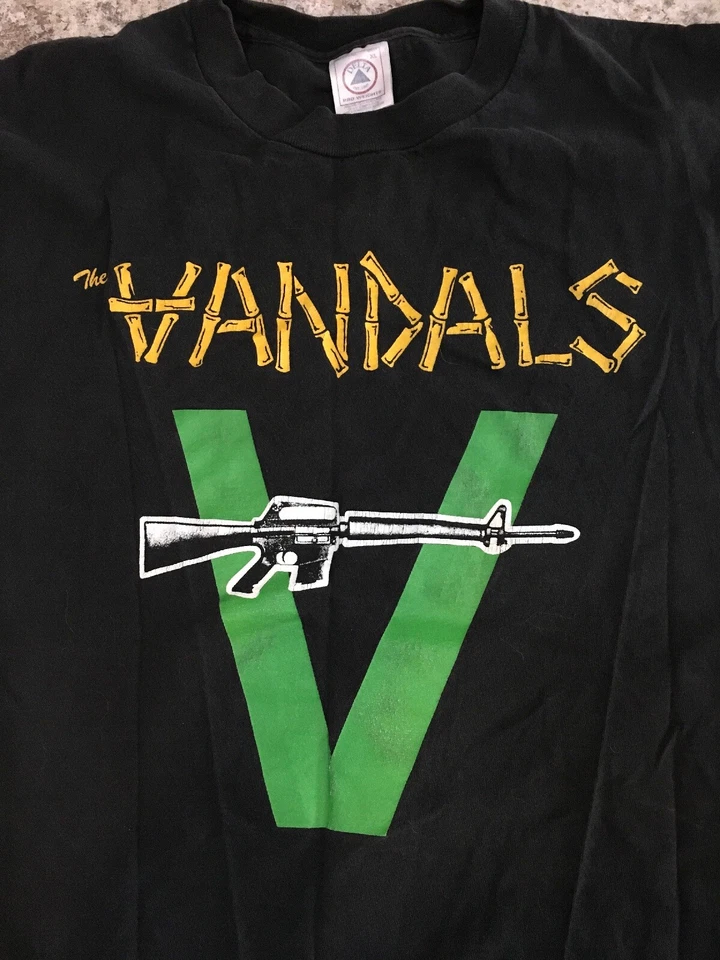 RARE VINTAGE 90S PUNK ROCK T SHIRT ORIGINAL VANDALS CONCERT TOUR CONCERT SHIRT - Image 3 of 4
