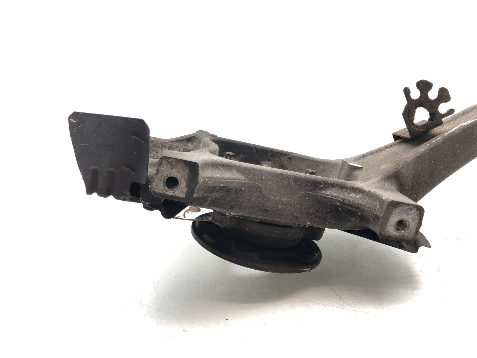 2014-2019 MASERATI GHIBLI AWD LEFT DRIVER FRONT SPINDLE KNUCKLE HUB OEM.