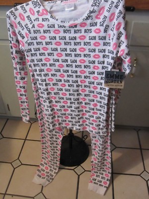 GIRLS EMME JORDAN 2 PIECE 'BOYS' 'KISSES' LONG UNDERWEAR SET IN SIZE LARGE