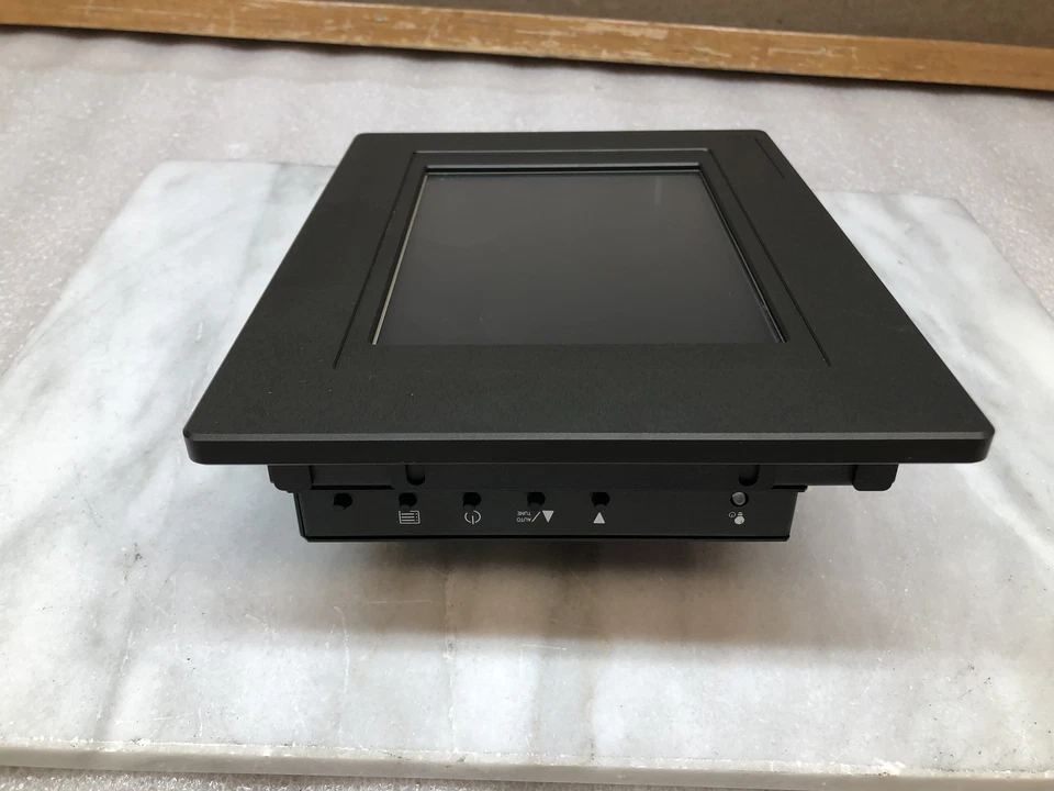 Advantech ES-2206 6.5" Input:12V DC In ADPT 100~240 Vac 50-60MHz Screen Panel - Image 2 of 4