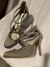 Truly Zac Posen Champagne Straps Beautiful Heels Sz 8 1/2