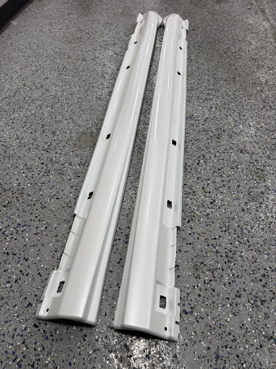 2004-2007 Subaru WRX STI LH & RH Side Skirt Rocker Panel White OEM