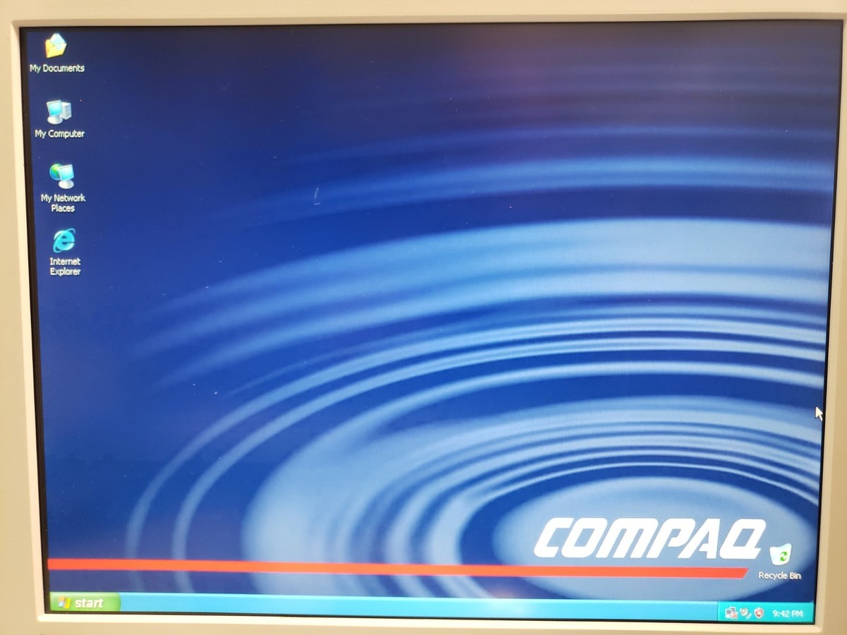 Vintage Compaq Presario 5000 PC Tower Intel Celeron 1.3GHz 512MB