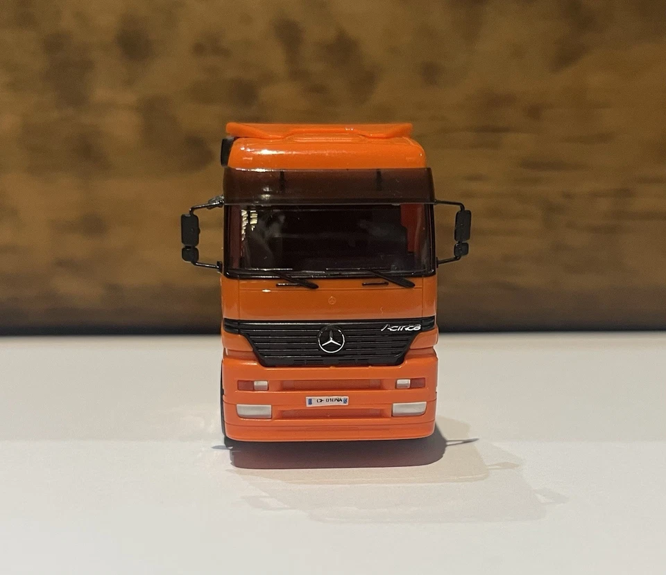 HERPA Mercedes-Benz Actros (scala 1:87) - Immagine 2 di 4