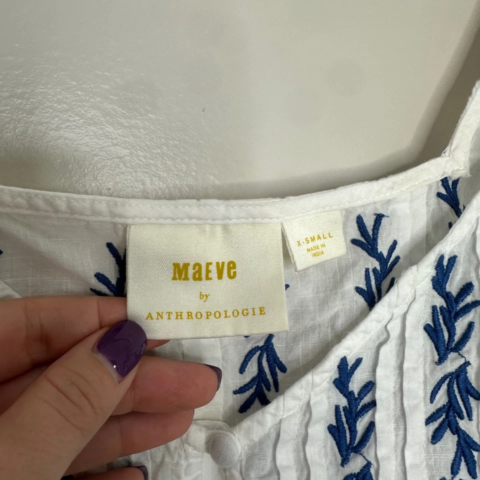 Maeve Anthropologie Women's XS White Blue Embroidered Lace Trim Pintuck Blouse - Image 4 of 4