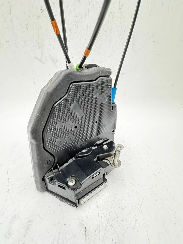 2012-2019 TOYOTA PRIUS C ЗАДНЯЯ ПРАВАЯ ДВЕРЬ ЗАМОК ЗАЩЕЛКА ПРИВОД OEM 69050-06100 - Изображение 3 из 4