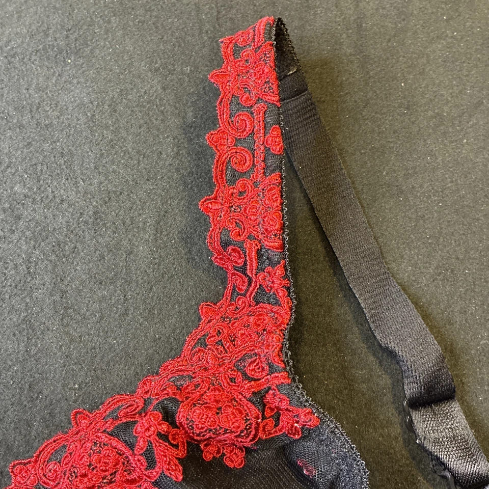 Sujetador Bali 38D 3573 Negro Rojo Paisley Encaje Deseo Con Aros Bordado Sin Relleno Foto 4 de 4