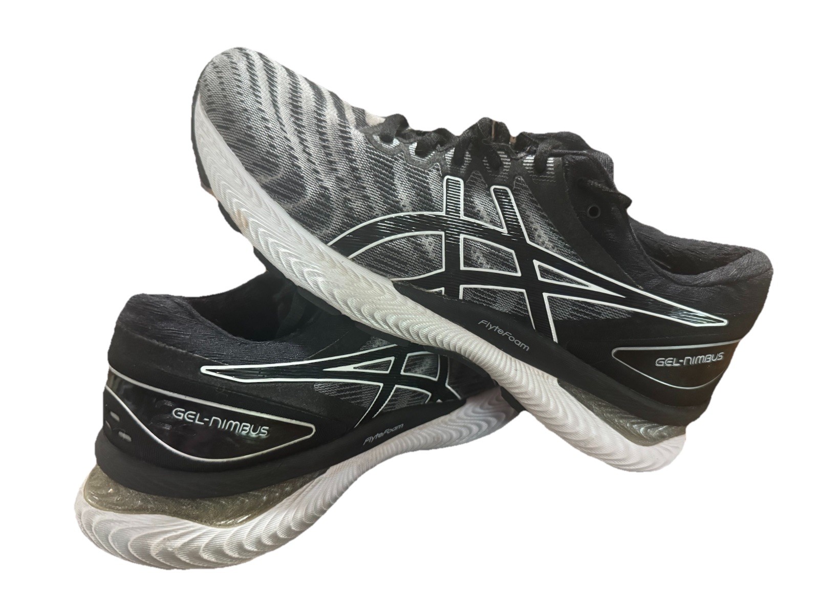Asics Gel-Nimbus 22 Black White Running Shoes  Women's Size 8.5 1012A587