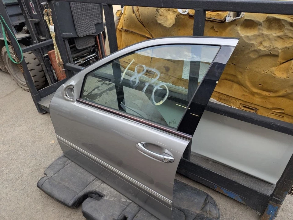 (LOCAL PICKUP ONLY) Driver Front Door 203 Type Sedan C230 Fits 01-07 MERCEDES C- - Image 3 of 4