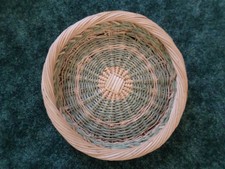 Round Woven Wicker Tray Bread Basket 14  Diameter In Great Cond Light Grn Beige