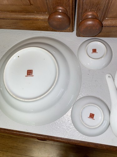 Vintage Royal Tatung Taiwan Dragon 4 plates 4 bowls 4 spoons 2 Tiny Bowls - Picture 7 of 18
