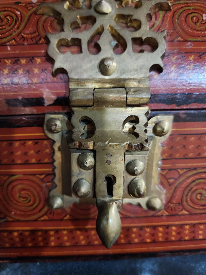 Vintage Antique India Kerala Malabar Brass Decorated Treasure Chest Box - Image 3 of 4