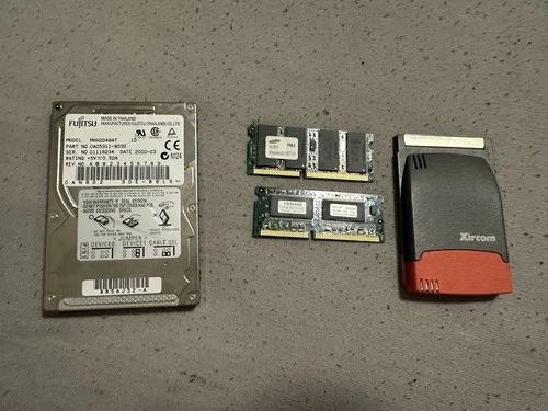 Retro Fujitsu 20GB HDD + SDRAM RAM + Xircom RealPort PCMCIA ungeprüft