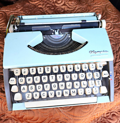 Olympia De Luxe Portable Manual Typewriter, Light Blue, Made in Western Germany