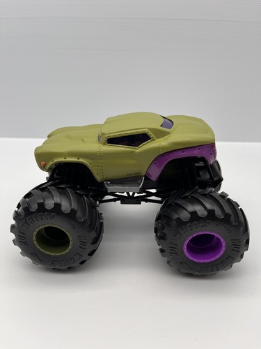Hot Wheels Monster Truck Incredible Hulk 1:24 Hero Marvel Vehicle Die Cast Large - Picture 6 of 13