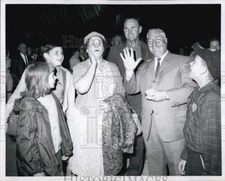 1964 Press Photo Winifred Devine and Gen Motors mngr Fred Bromley