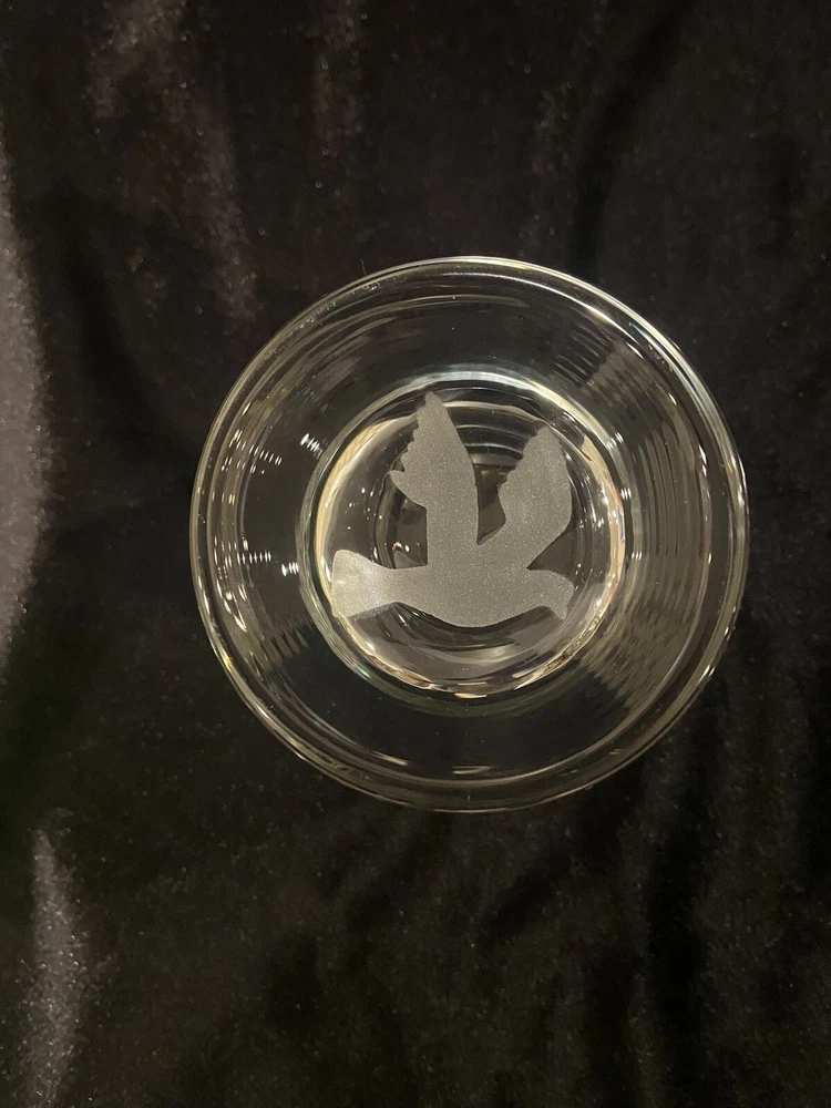 Tumbler With Dove Etched Bottom