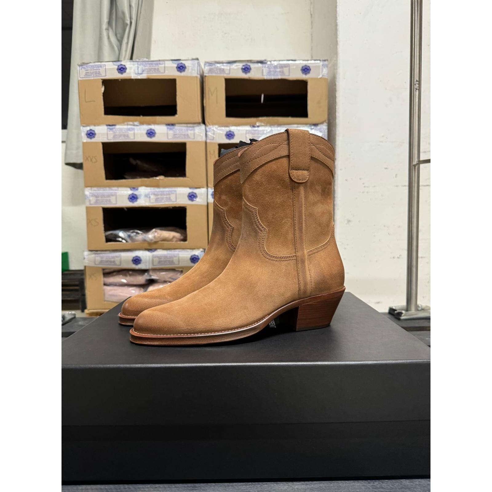 Saint Laurent Paris Q:2 669290 Stivaletto scamosciato marrone nuovo con etichette 43