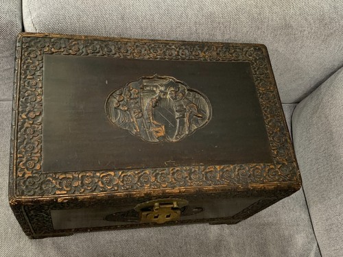 Vintage Antique Chinese Wood Trunk / Box w/ Carved Figured & Flowers Decoration - Picture 2 of 12