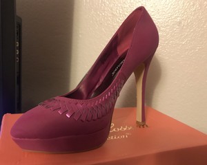 fuchsia color shoes