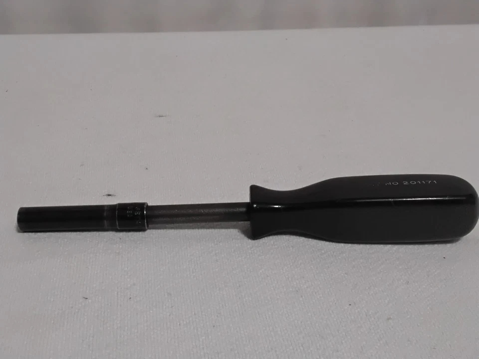 Snap-on GM4A  1/4" Drive 6" Standard Shank Pin Lock Driver & GSTM8 1/4" Socket - Image 2 of 4