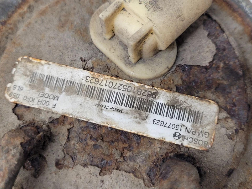 2002-2004 OLDSMOBILE BRAVADA Fuel Pump Assembly 15077623 Foto 3 de 4