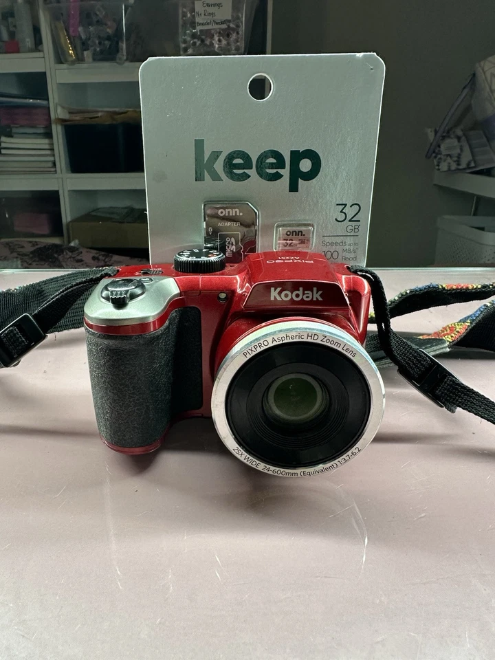 Kodak Astro Zoom AZ251 16 MP Digital Camera - Red