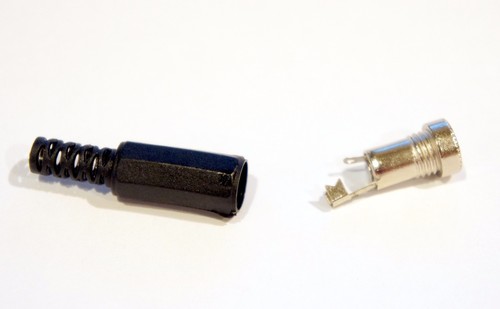 Female DC 5.5mm x 2.1mm Solder Connector Plug Barrel For CCTV and other projects - Picture 3 of 4
