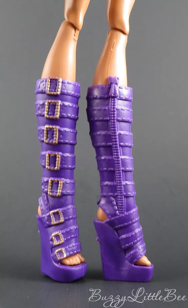 Monster High Doll Clawdeen Wolf 1st Wave 2nd Issue Re Release Tall Purple Boots