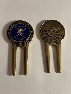 St. Andrews Old Course Etched Divot Tool & 1'' Coin Golf Marker - Fife, Scotland