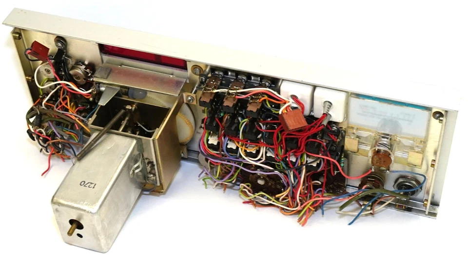 Panel frontal Drake TR7 con interruptores/esferas + conjunto de afinación VFO + medidor S Foto 2 de 2