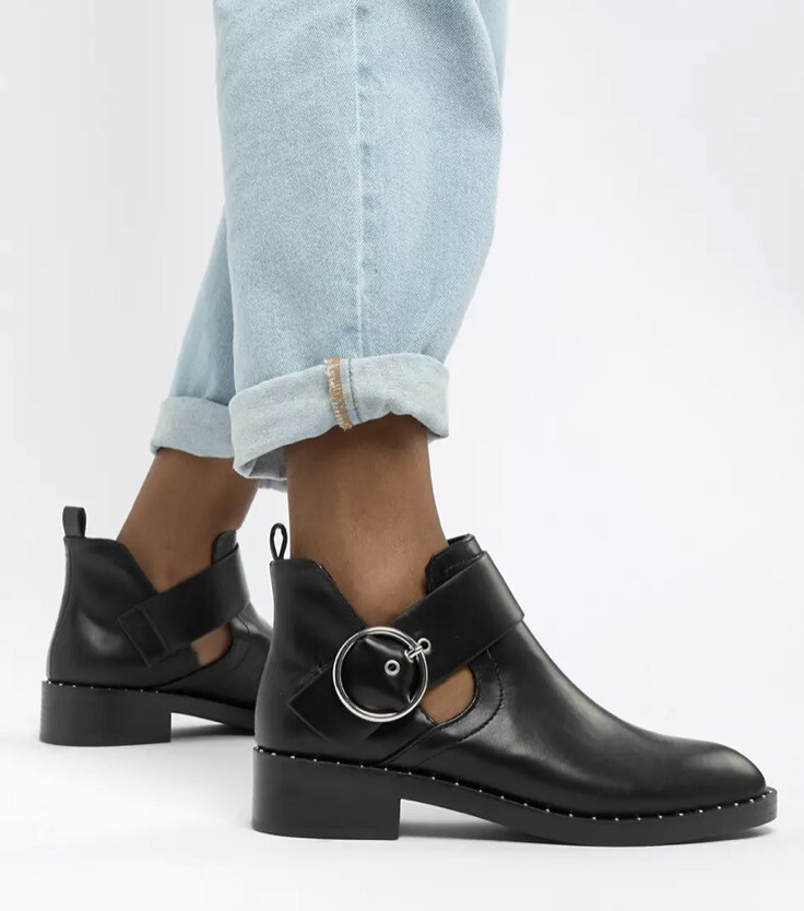 NWT Pull\u0026Bear Round Buckle Cutout Boot 