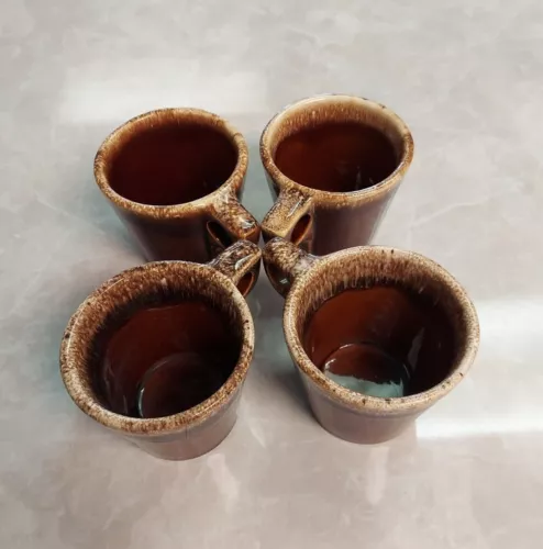 Set Of 4 Hull Brown Drip Oven Proof Mugs.