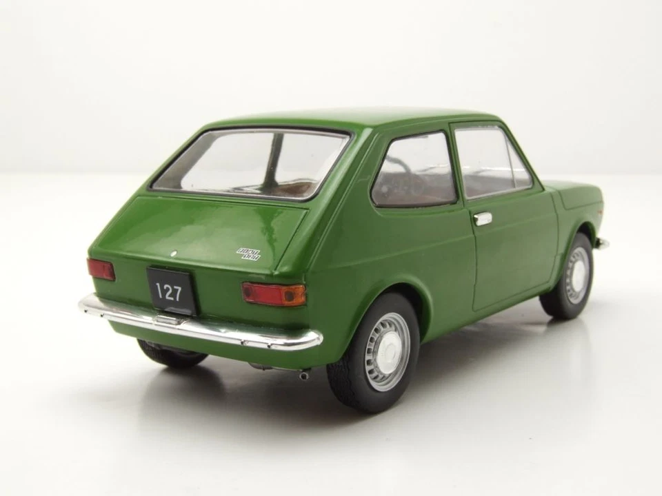 Fiat 127 1971 Verde Modellino 1:24 Whitebox - Immagine 2 di 4