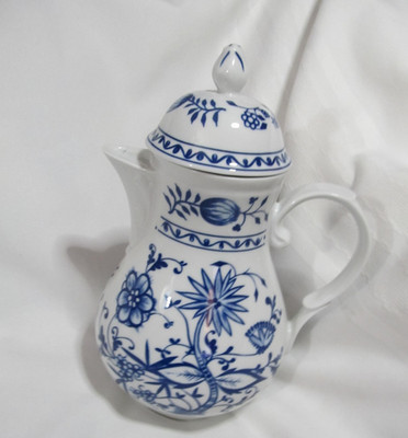 Triptis Porzellan Germany Zwiebelmuster Blue Onion 9.5'' Coffee Pot & Lid