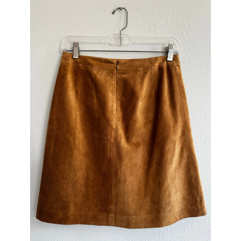 Falda plisada de cuero Ann Taylor petite Foto 2 de 4