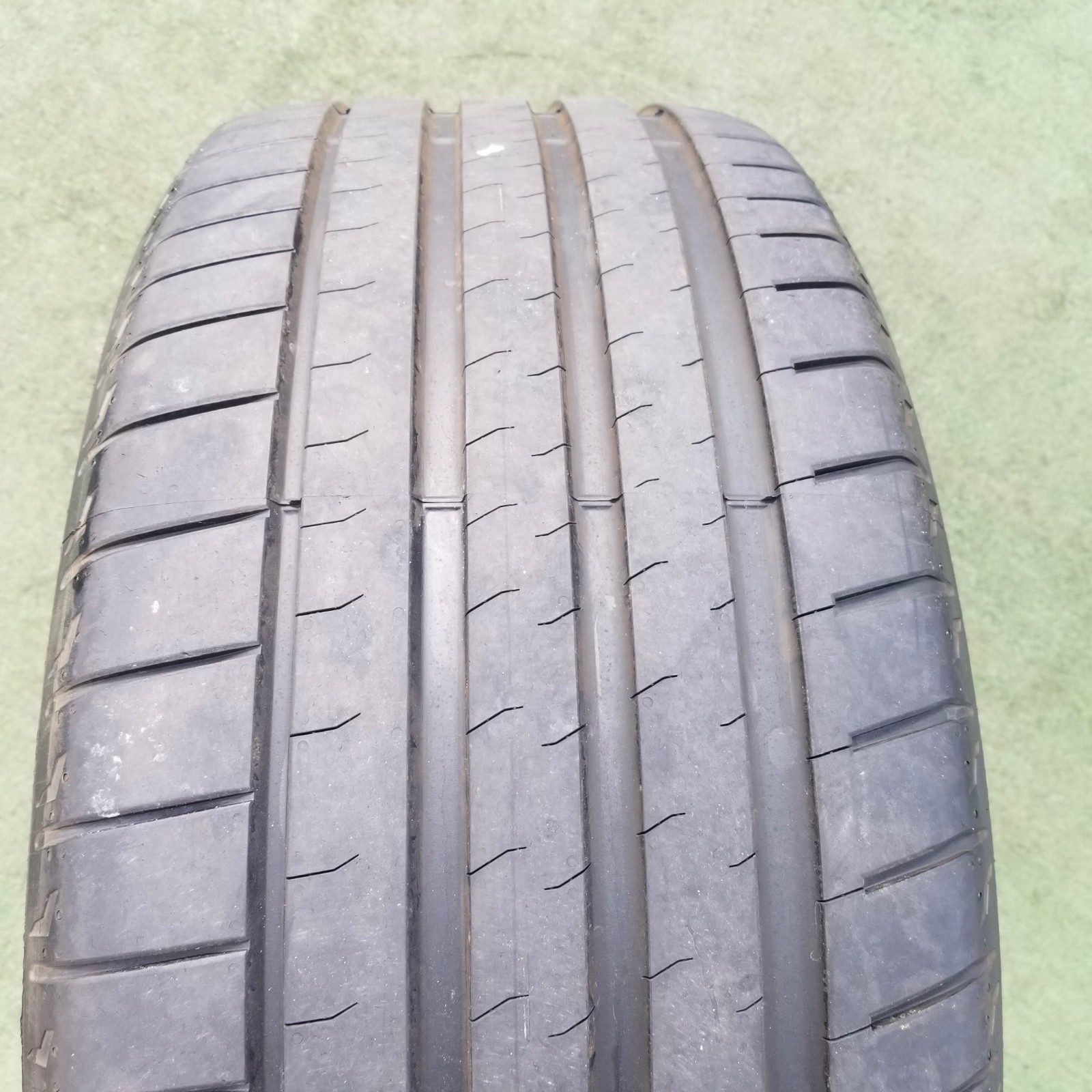 285/40R22 Bridgestone Potenza Sport Tire Lamborghini Urus 285/40ZR-22 110Y 99%