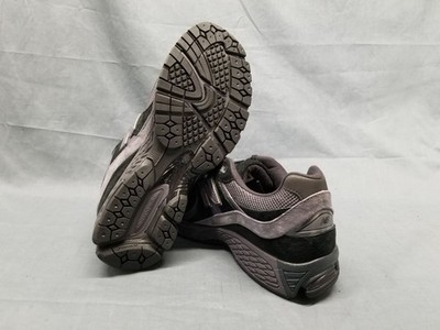 New Balance 2002R Running Sneakers M2002RBL Black Men display picture 3