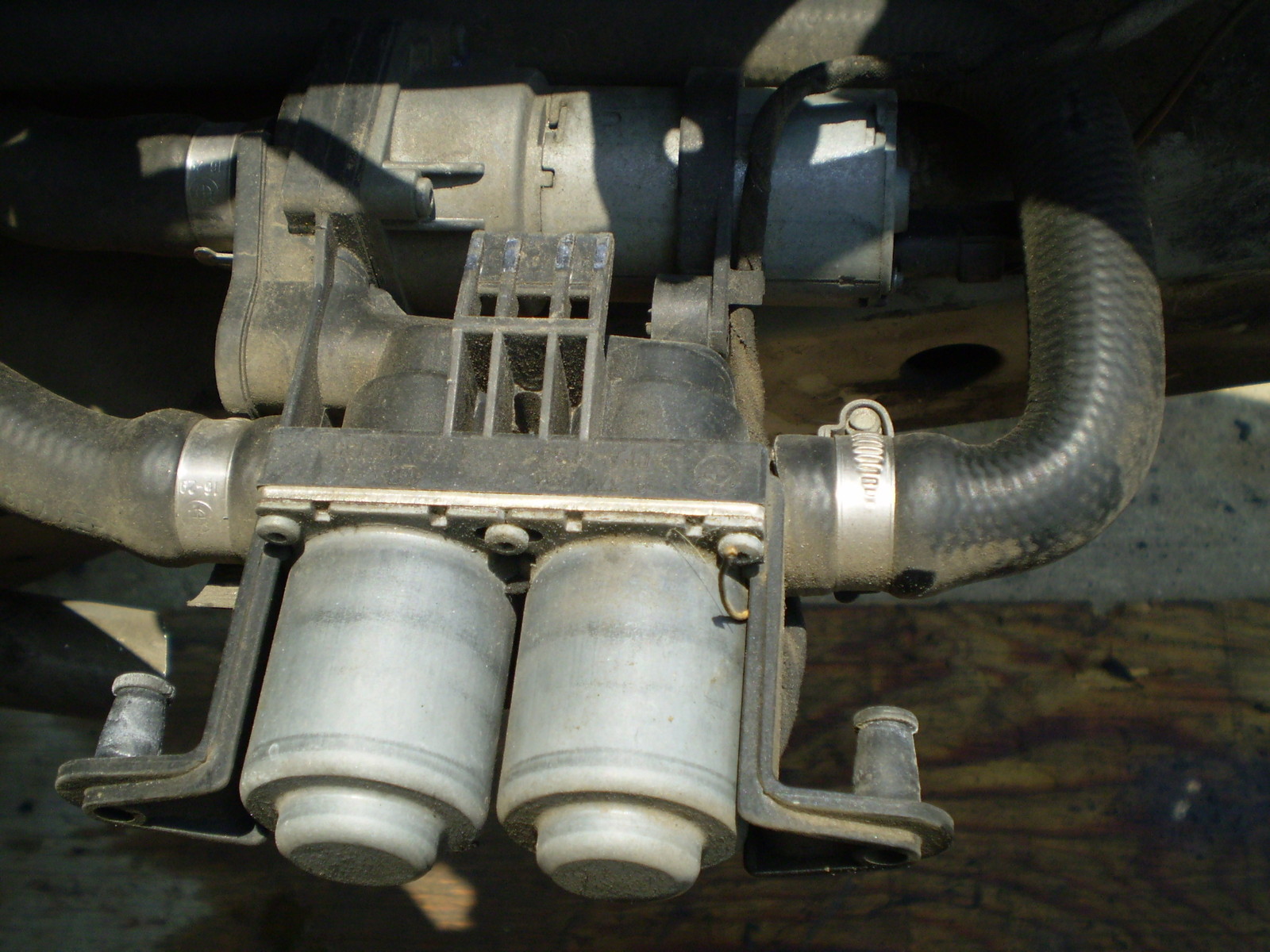 BMW E39 HEATER CONTROL VALVE PUMP 528i 199719981999200020012002