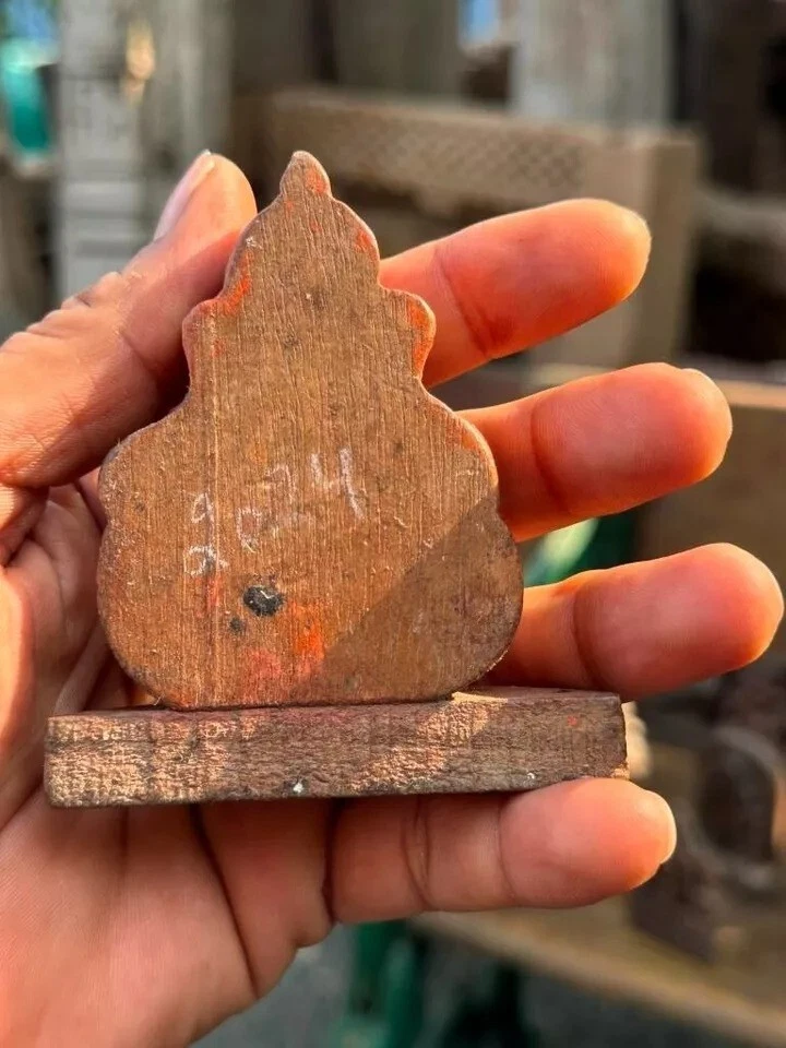 Antique Old Natural Wooden Hand Carved Figure of God Ganesha 3.5 x 3" - Imagem 4 de 4