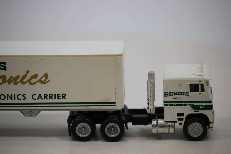 CON-COR HERPA #1033 HO 1/87 US TRUCK FREIGHTLINER TRAILER BEKINS EXPOTRONICS BOX - Image 3 of 4