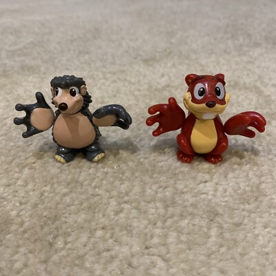 Kinder Surprise Lot of 2 Egg Toy Figures Abbracciosi Squirrel Hedgehog Pull Arms