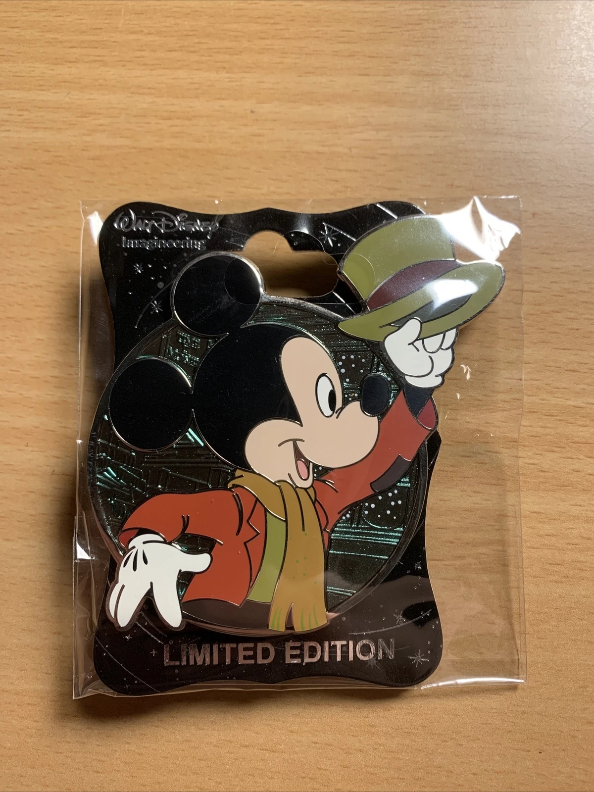 WDI Mickey Through the Years Profile Mickey’s Christmas Carol LE 300 Disney Pin