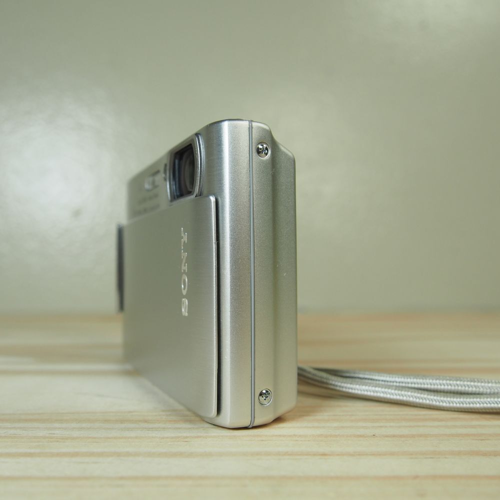 Sony Cyber-shot DSC-T200 Digital Camera Image Stabilization Touch
