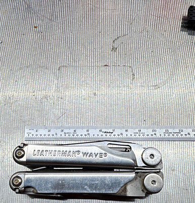 Leatherman Wave Multi-Tool Stainless Steel, 4in, 8.5oz, 1in Blade